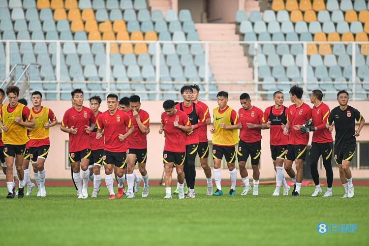 事件平历史最低!FIFA女足年终排名：中国女足降至第19 日本第8朝鲜第9FIFA女足新一期世界排名公布，中国女足下降4位至第19，亚足联第4。